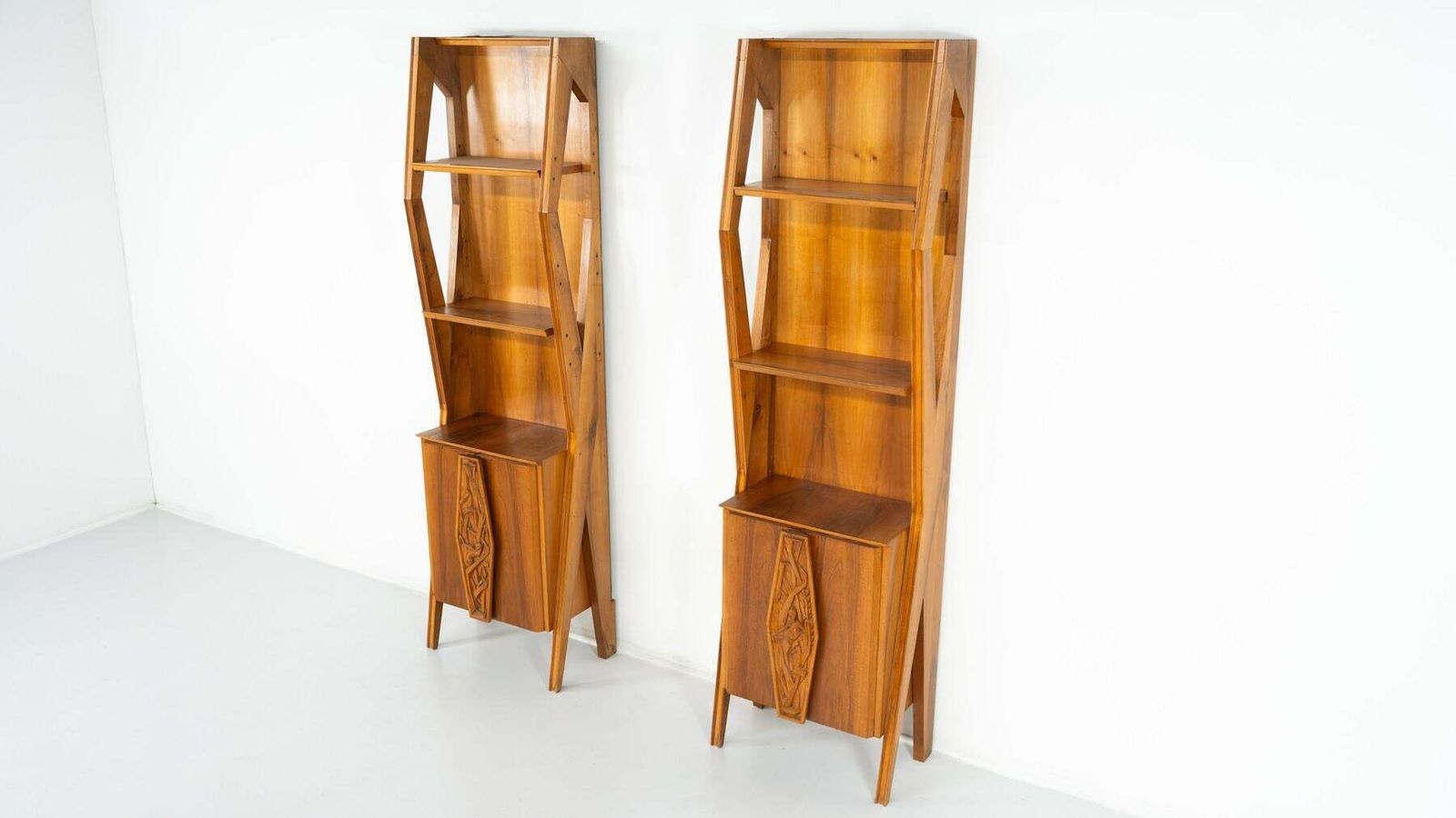 photo vintage Mid Century Pair Of Italian Wall Units, Walnut, 1970s