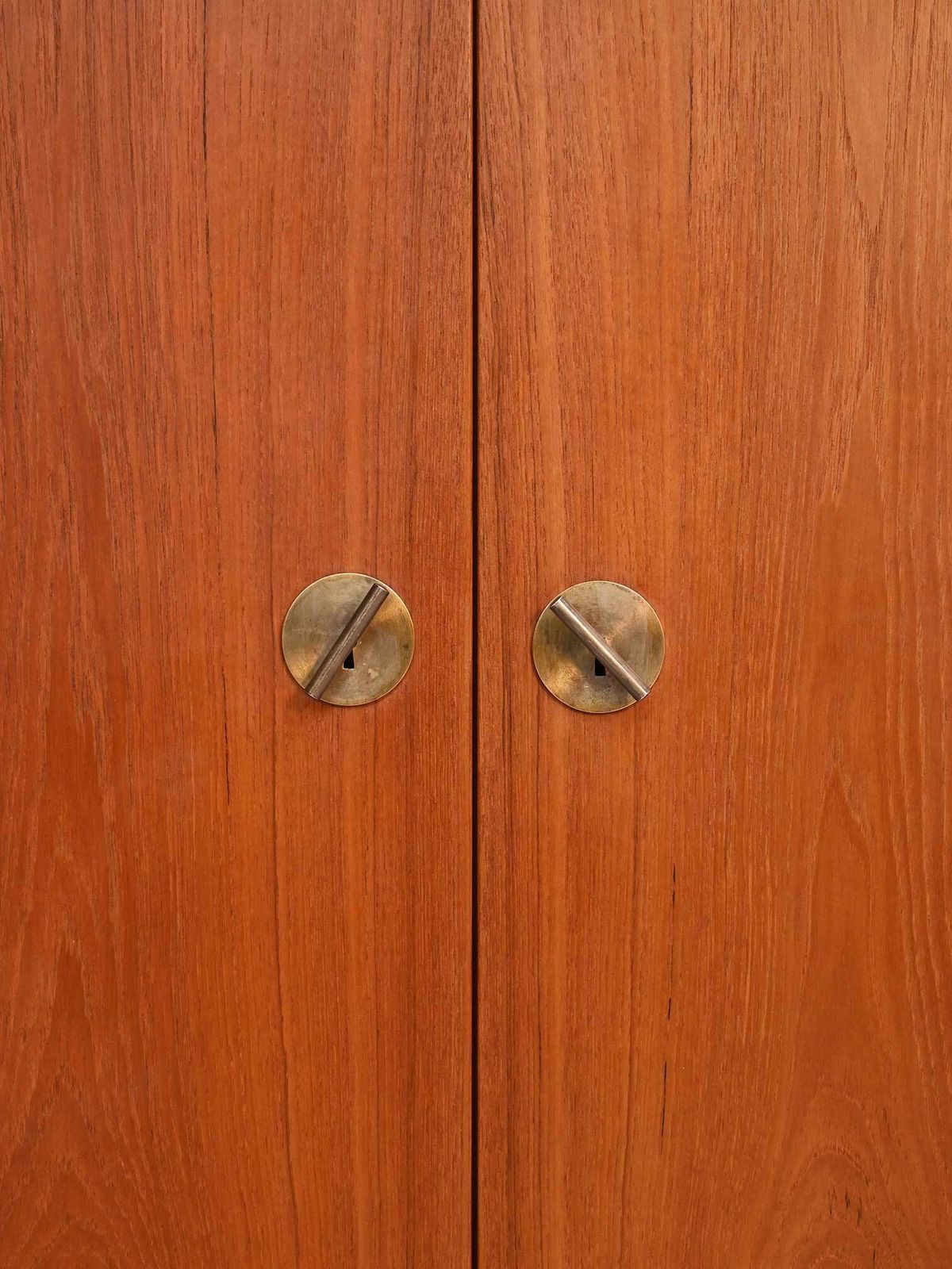 photo furniture Deens Dressoir Model "232" Van Børge Mogensen Voor Fdb, Ca. Jaren 1960