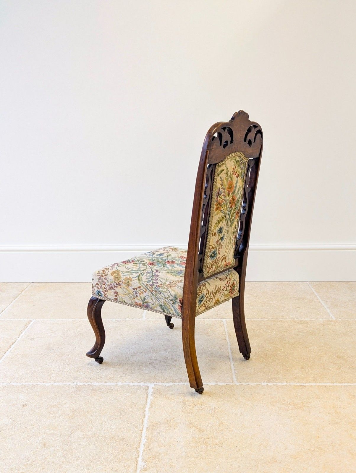 Furniture Antique Victorian Walnut Salon Chair C.1880 photo