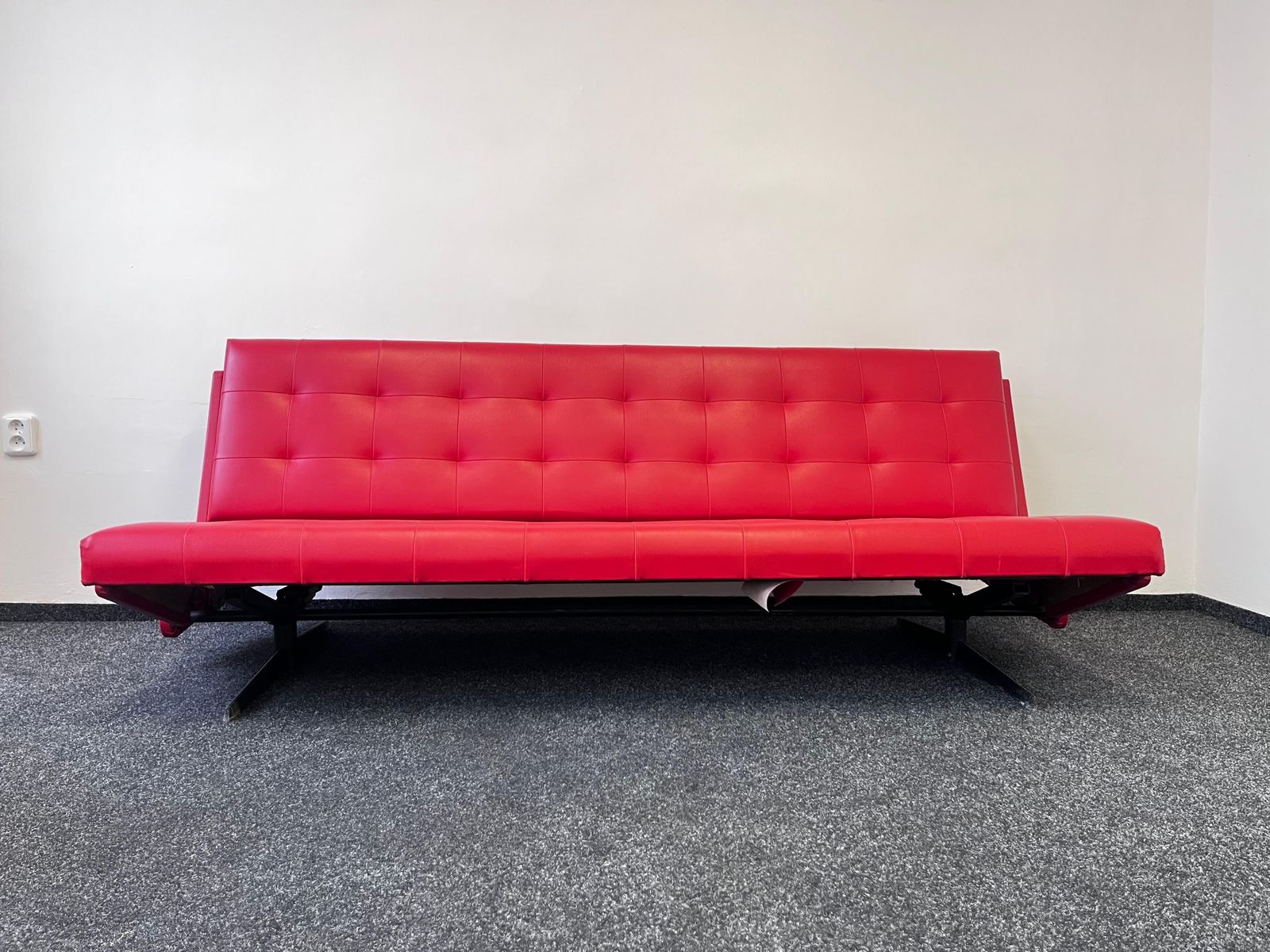 Canapé convertible mid-century, studio couch, 1970 / Tchécoslovaquie photo for sale