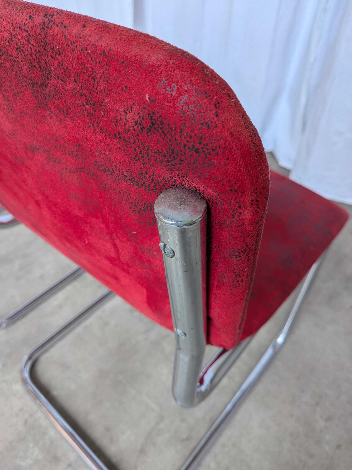 photo vintage Set Of 2 Cesca Style Dining Chair: Red Fabric, Tubular Chrome Frame, 1970s