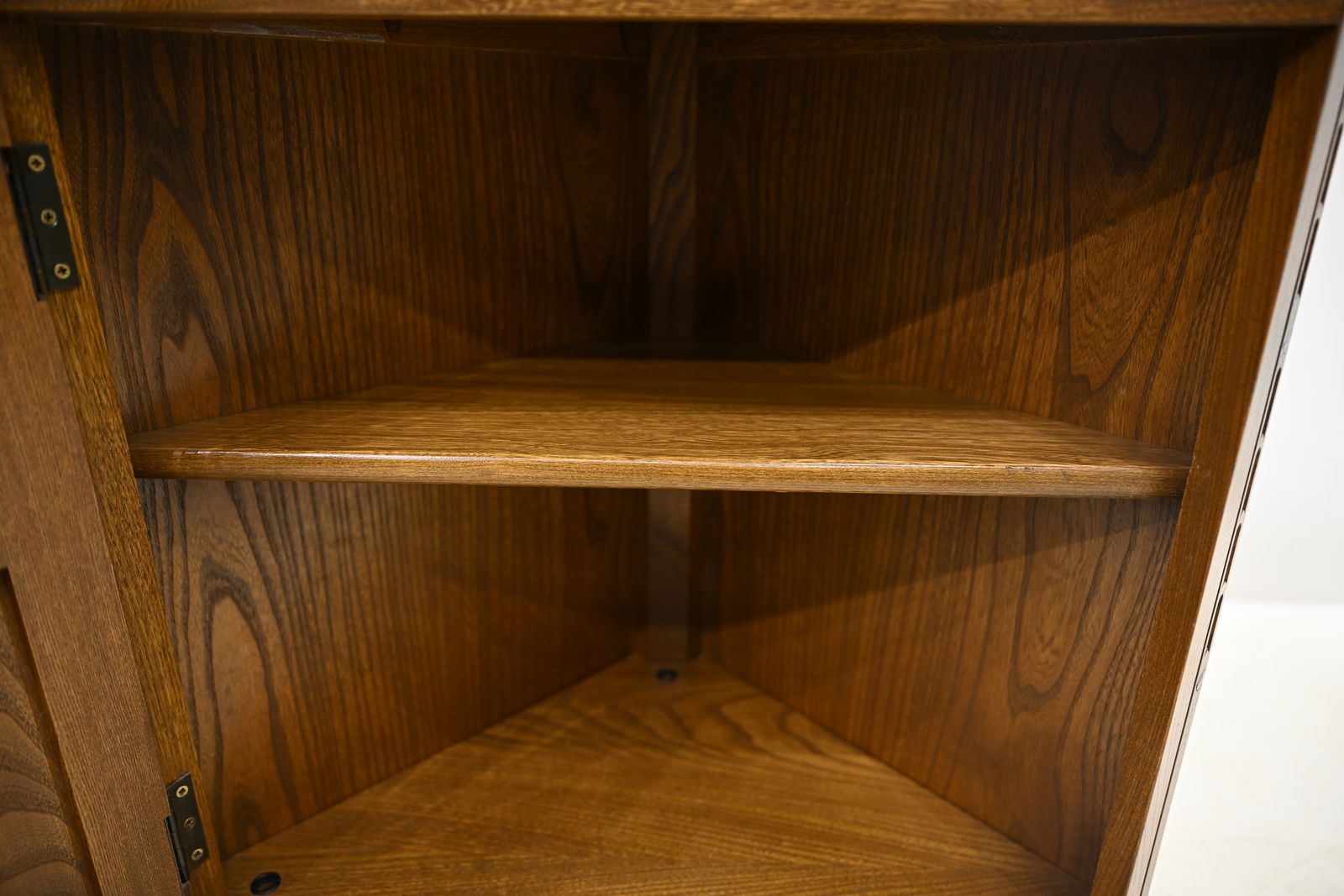 photo vintage Ercol Corner Cabinet With Shelves Golden Dawn Vgc Free Uk Delivery