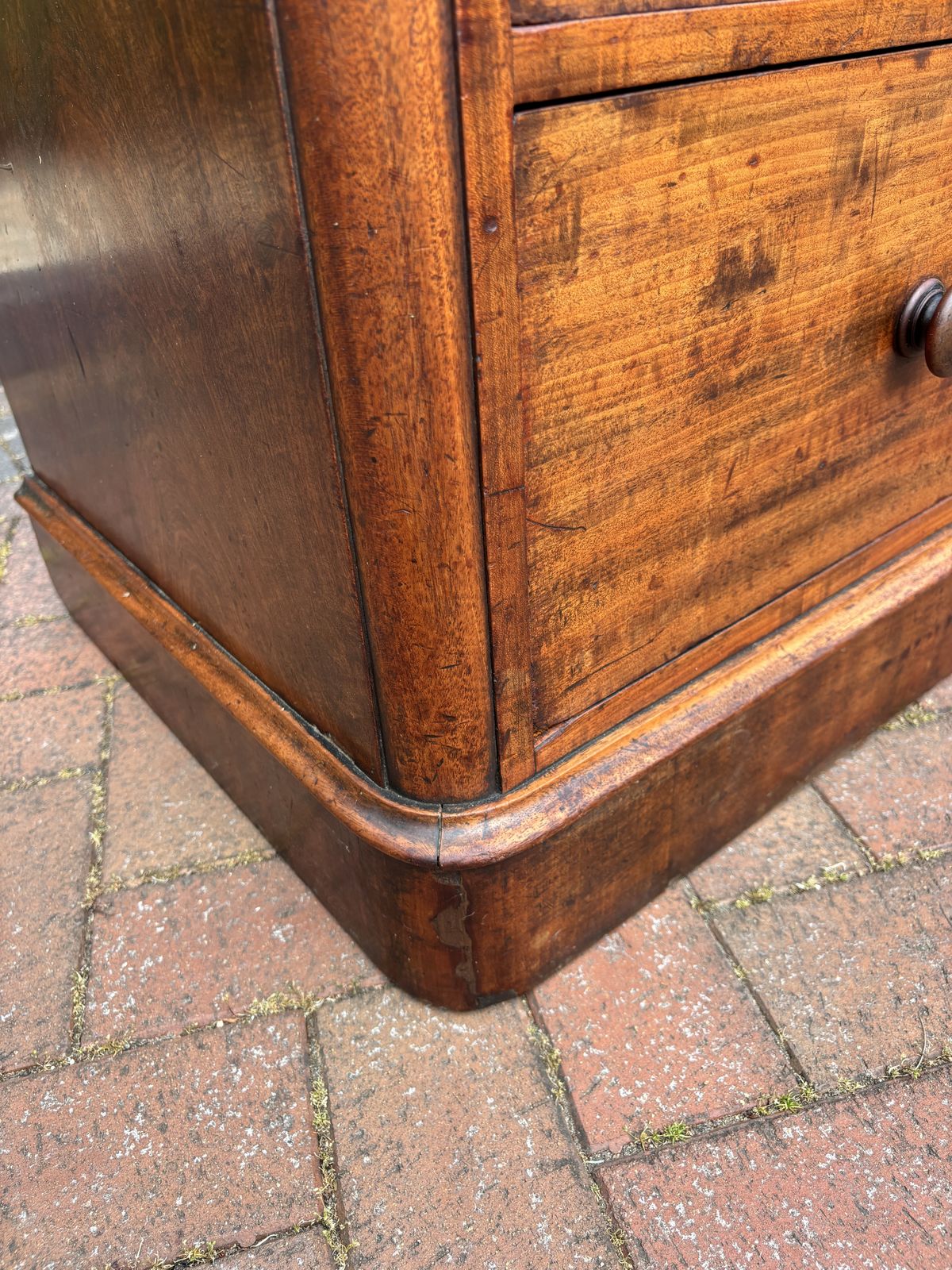 photo furniture Victorian Mahogany Chest Of Drawers