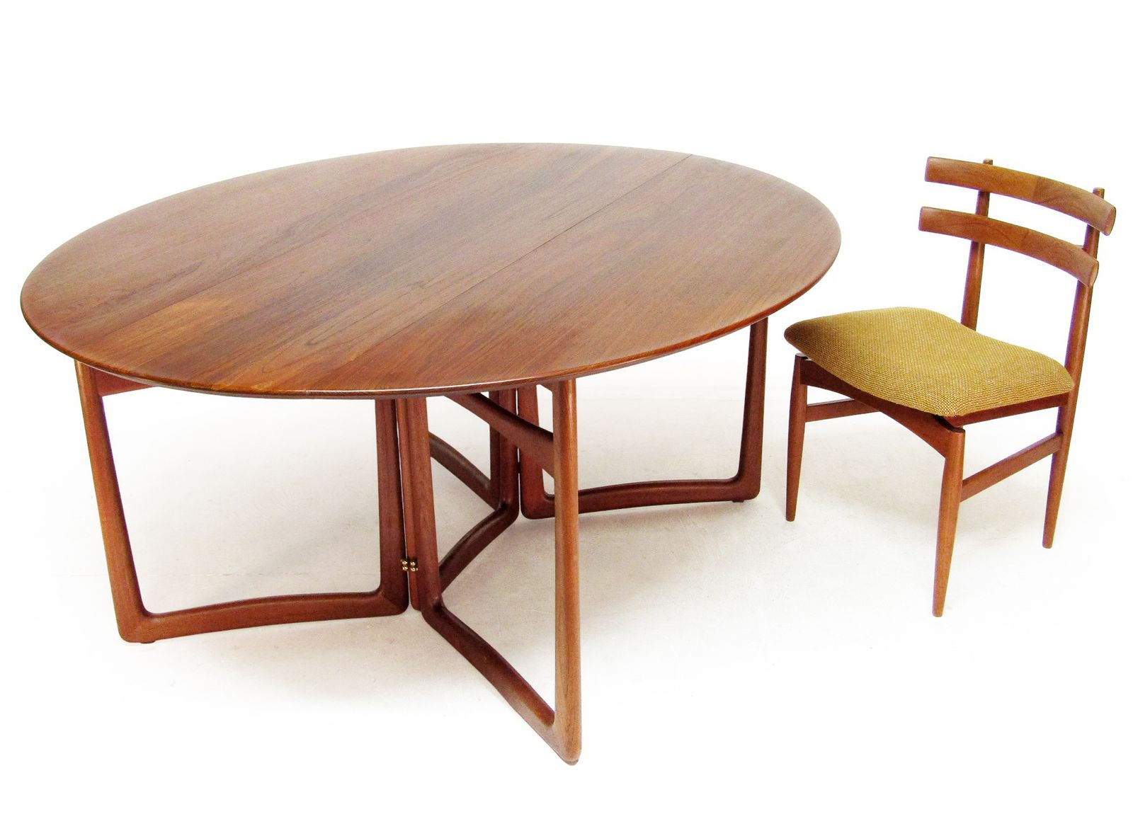 Danish Gateleg Dining Table & Five Chairs Set In Teak By Peter Hvidt & Poul Hundevad photo Furniture