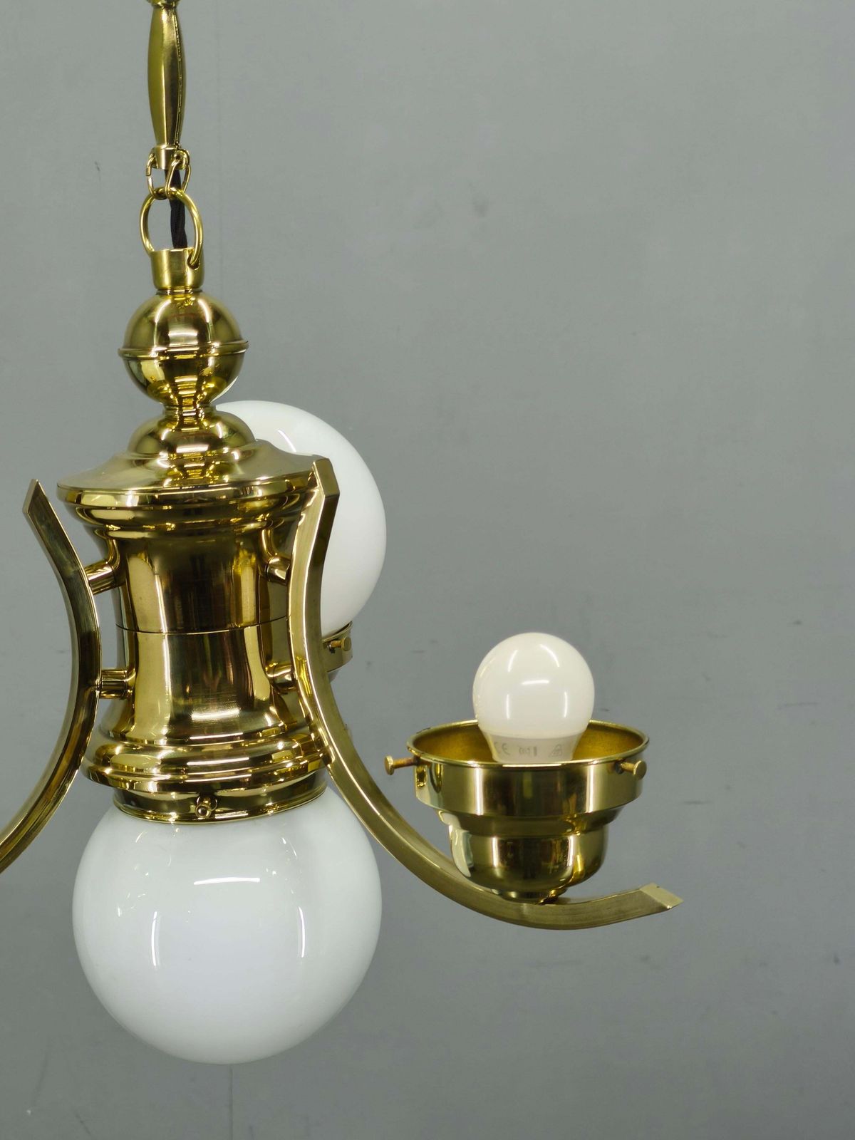 Tsjechische art deco messing kroonluchter met melkglazen bollen, jaren 1930 photo for sale