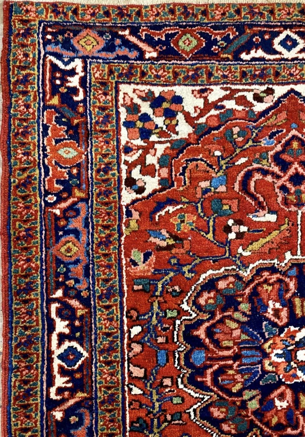 Vintage Heriz Rug 143x113cm photo furniture