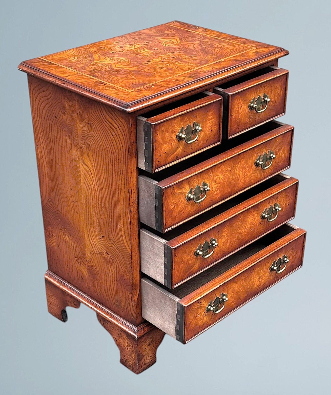 Small Figured Walnut Chest Of Drawers photo 320.0