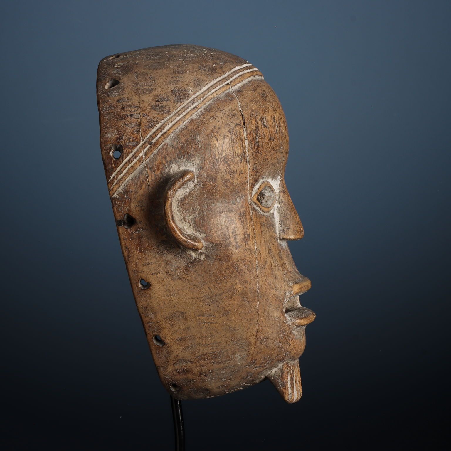 Maschera Per La Danza In Legno photo for sale