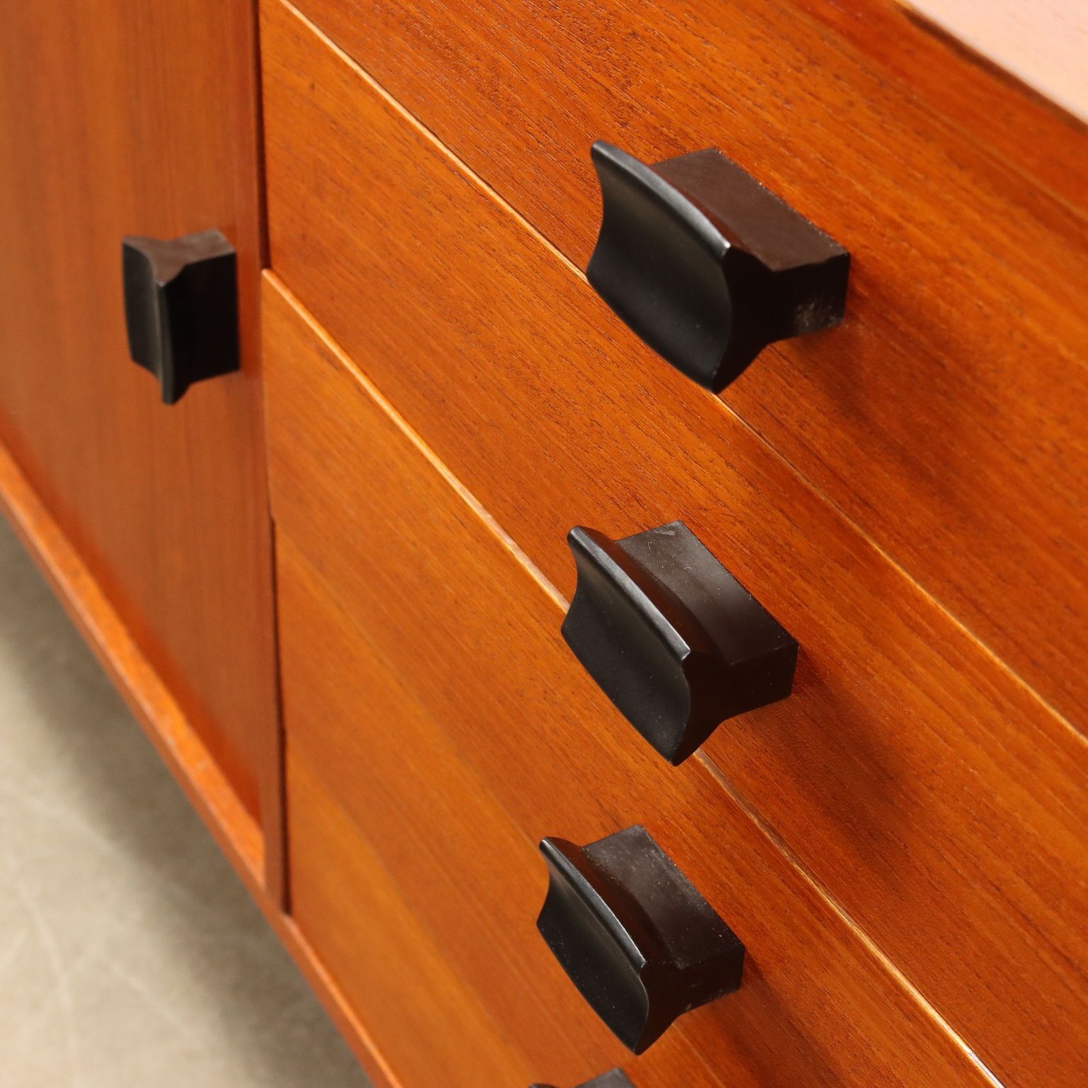Vintage Sideboard F.Lli Saporiti Teak Veneer Design 1960s photo Furniture