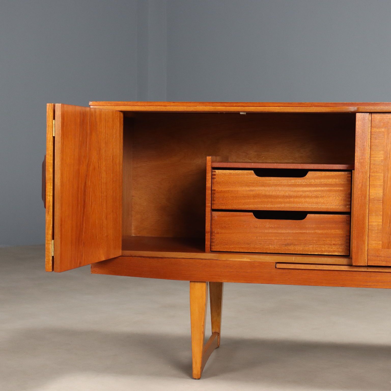 Sideboard Inglese Con Vano Bar photo vintage