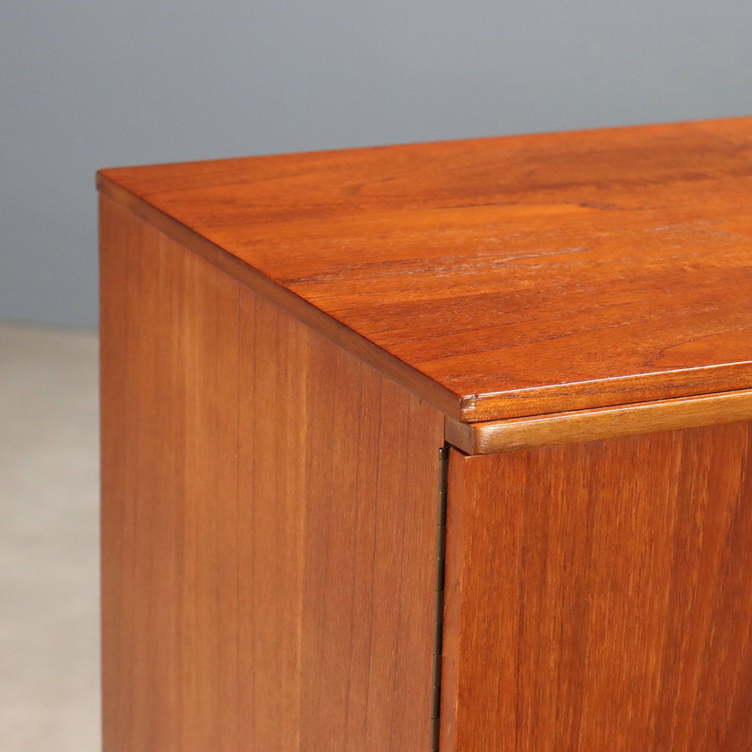 3360.0 Sideboard Inglese Con Vano Bar photo