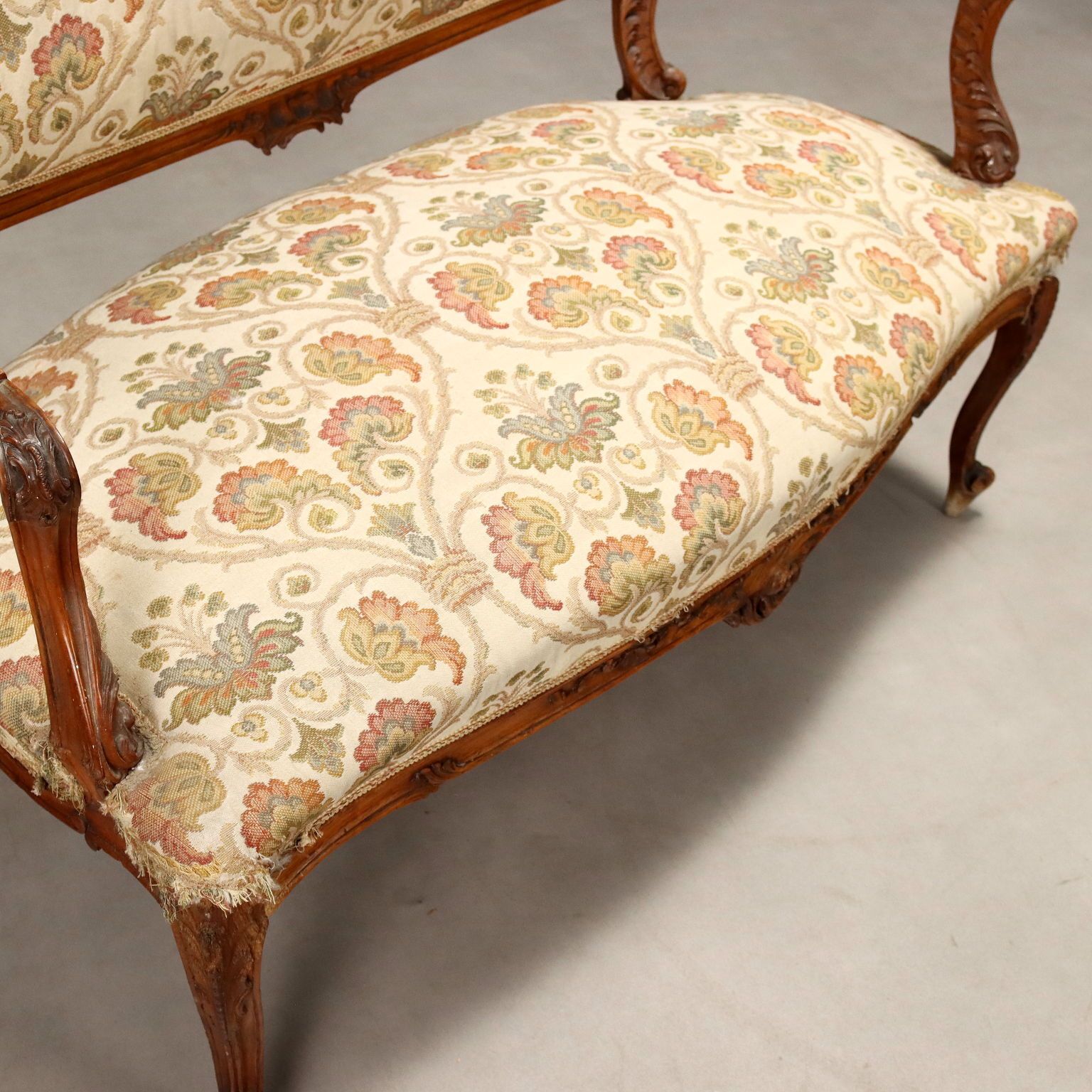 Sofa Baroque Style Walnut Carvings Italy XIX Century photo Furniture