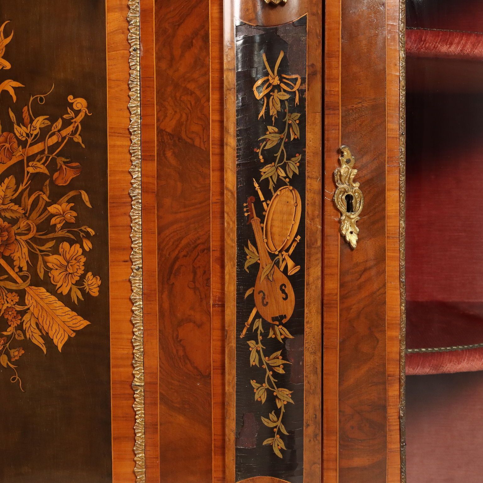 photo furniture Servante Inglese Intarsiata