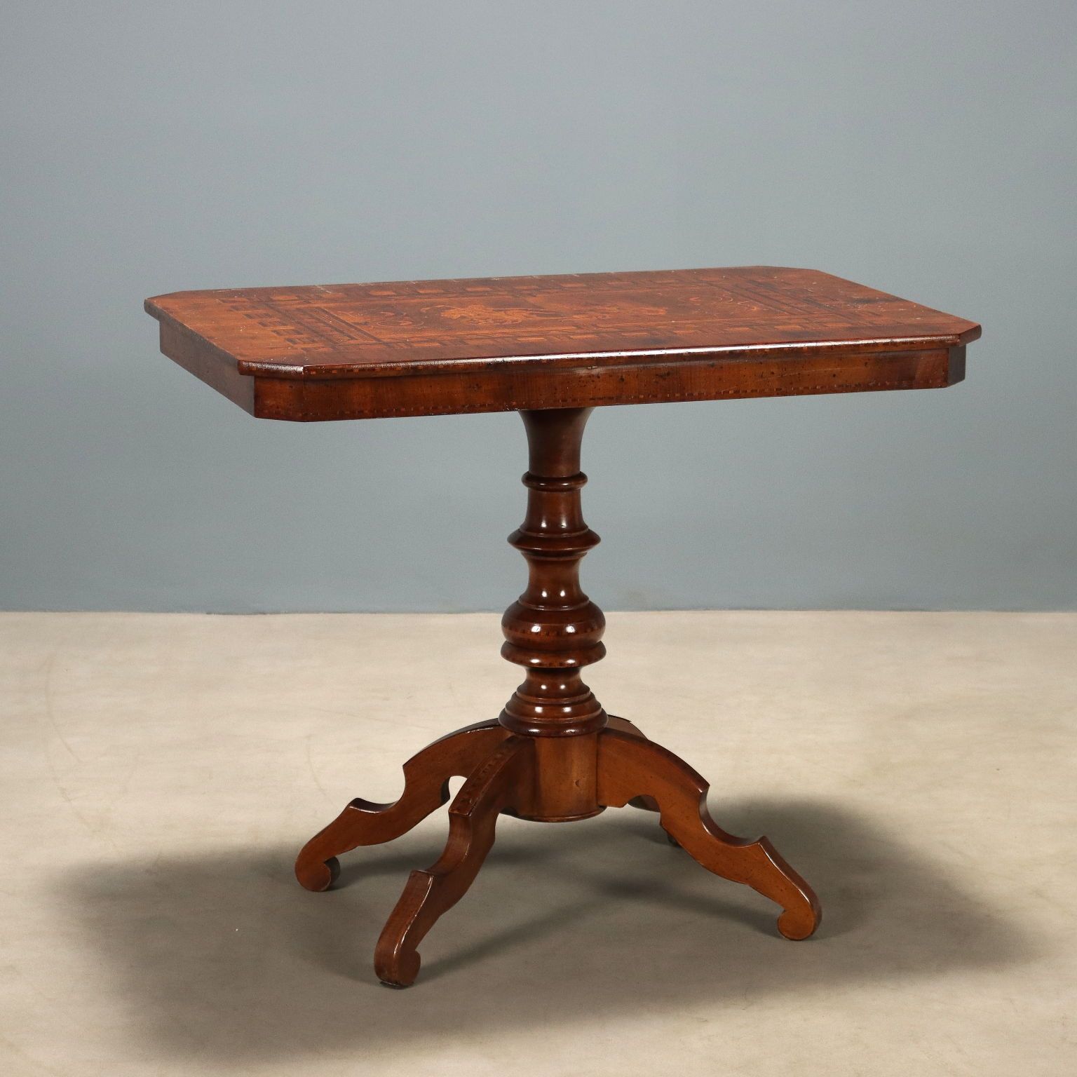 Table basse en noyer