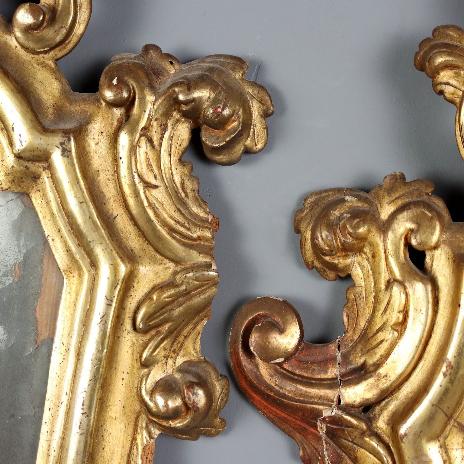 Petits miroirs d'époque en bois doré et fer, Italie, XVIIIe siècle photo vinterior