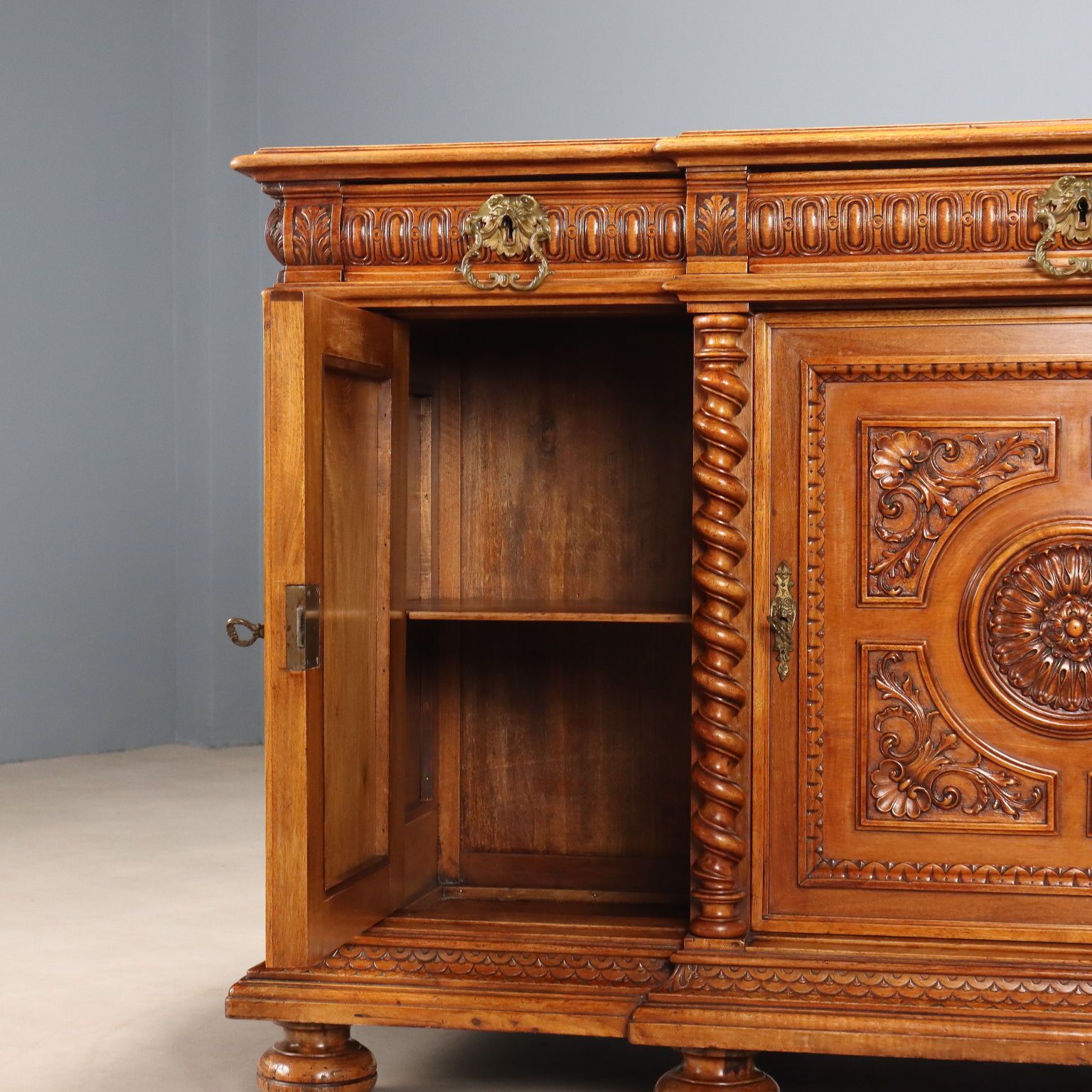 Antique Cupboard Neo Baroque Walnut Italy XIX Century photo 1370.0
