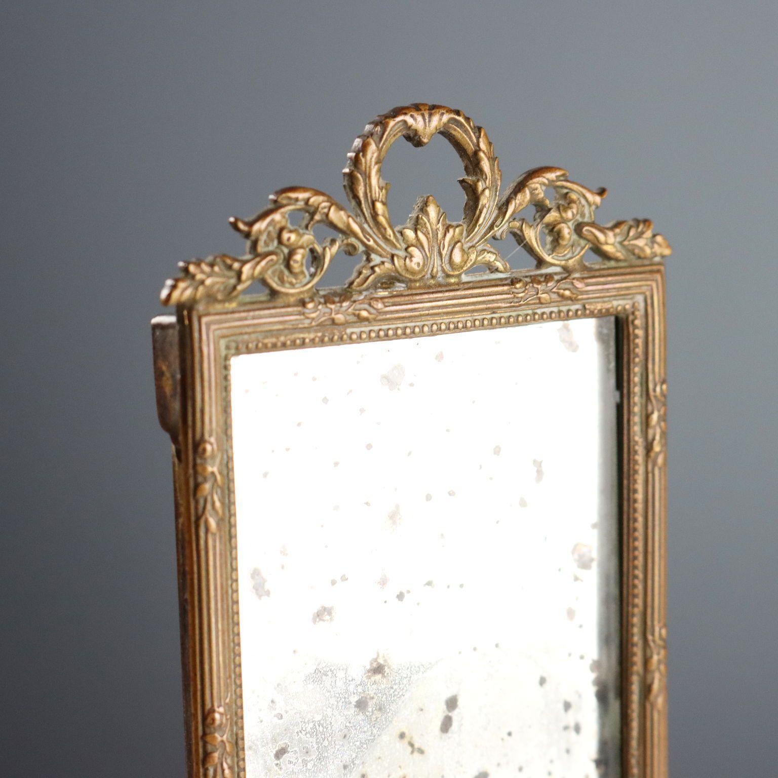 Kleine antieke vergulde bronzen lijsten met glas, Italië, 19e-20e eeuw photo buy