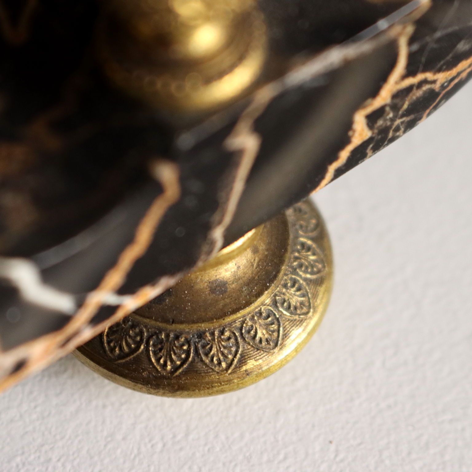 Antiek inktstel, marmer, verguld brons, Europa, 19e-20e eeuw photo vinterior