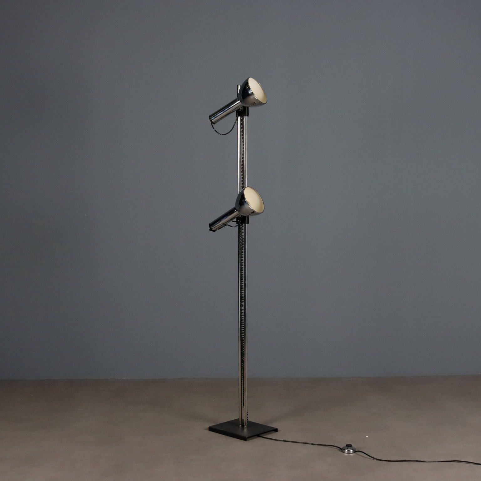 Vintage Floor Lamp Lacquered Metal Design Italy 1970s photo 680.0