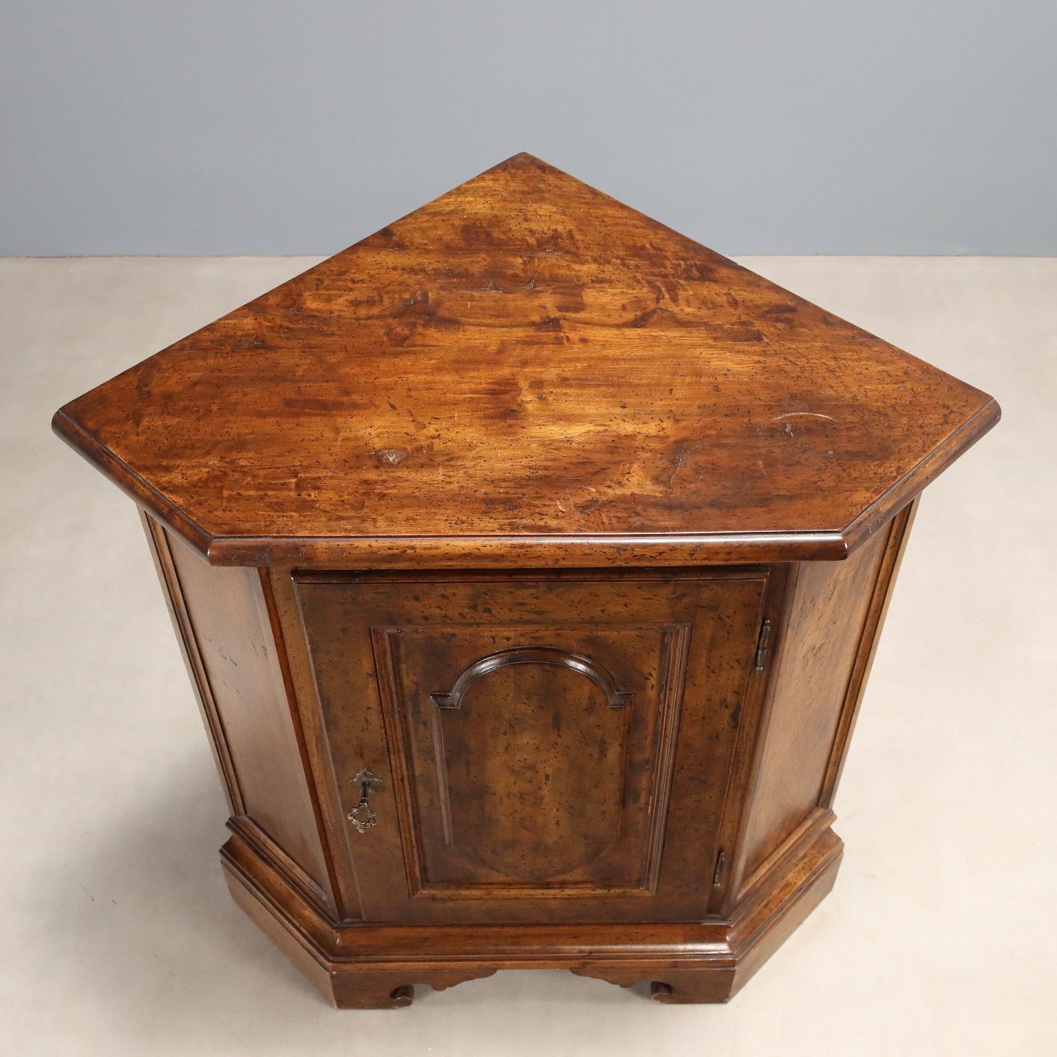 Antique Corner Cabinet Baroque Style Walnut Mid XX Century photo vintage