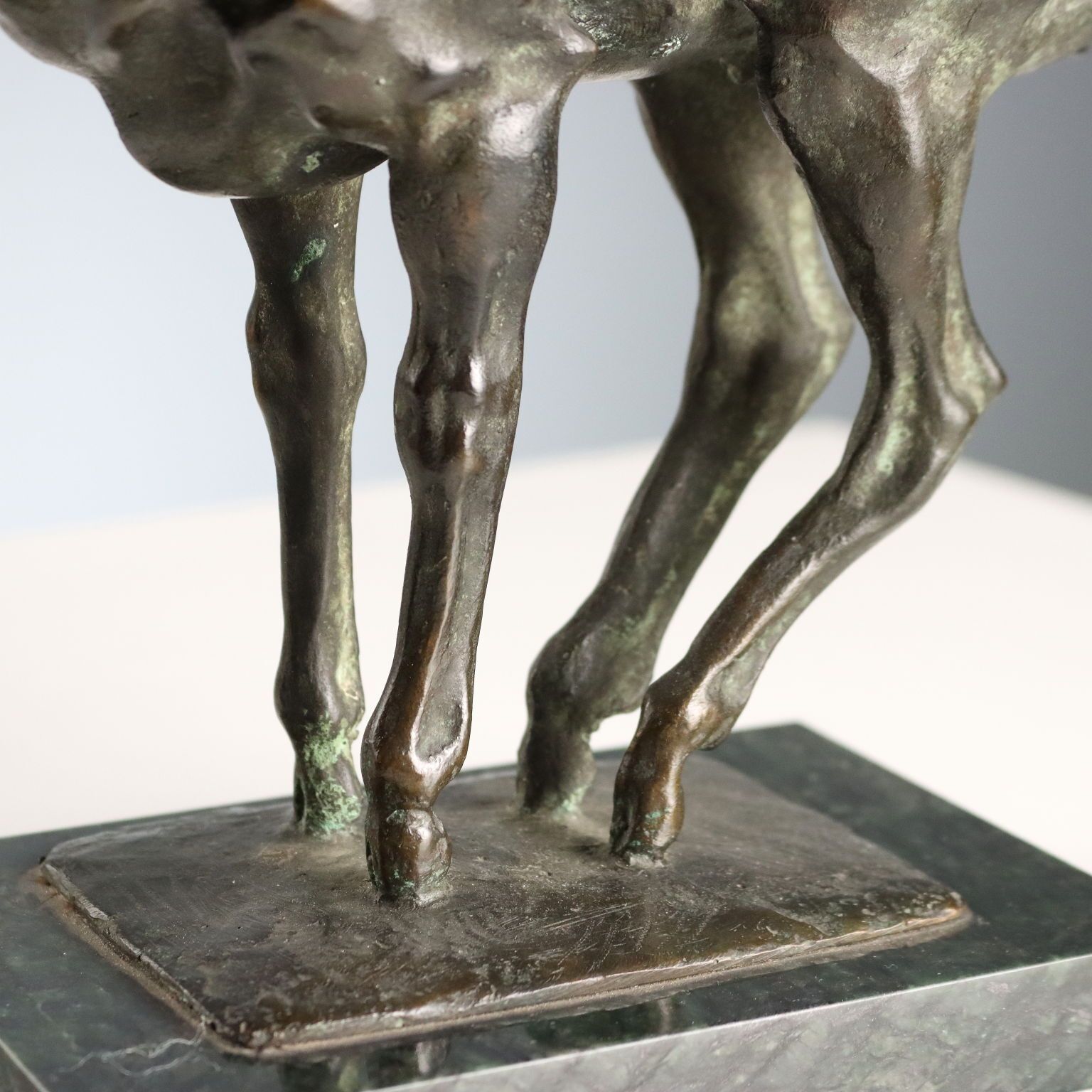 Sculpture moderne en bronze, cerf, signée Nando Conti, années 1940 photo 500.0