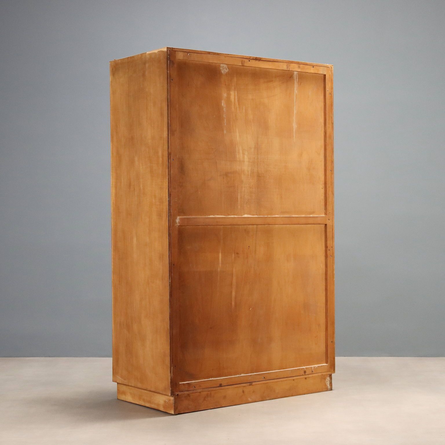 photo vinterior Vintage Wardrobe Maple Veneer Design Italy 1950s