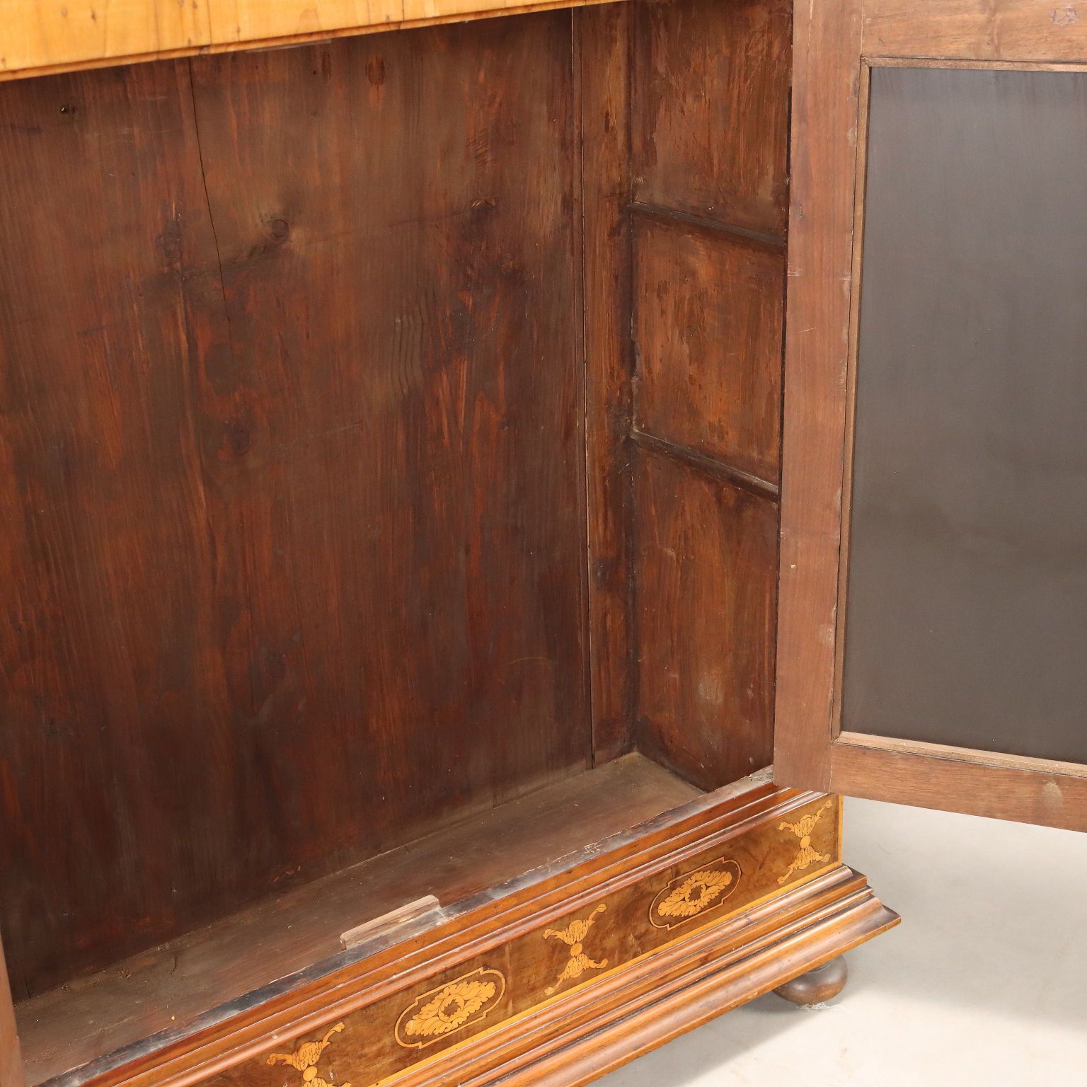 Armoire d'époque en cerisier et érable, Italie, XIXe-XXe siècle photo vintage