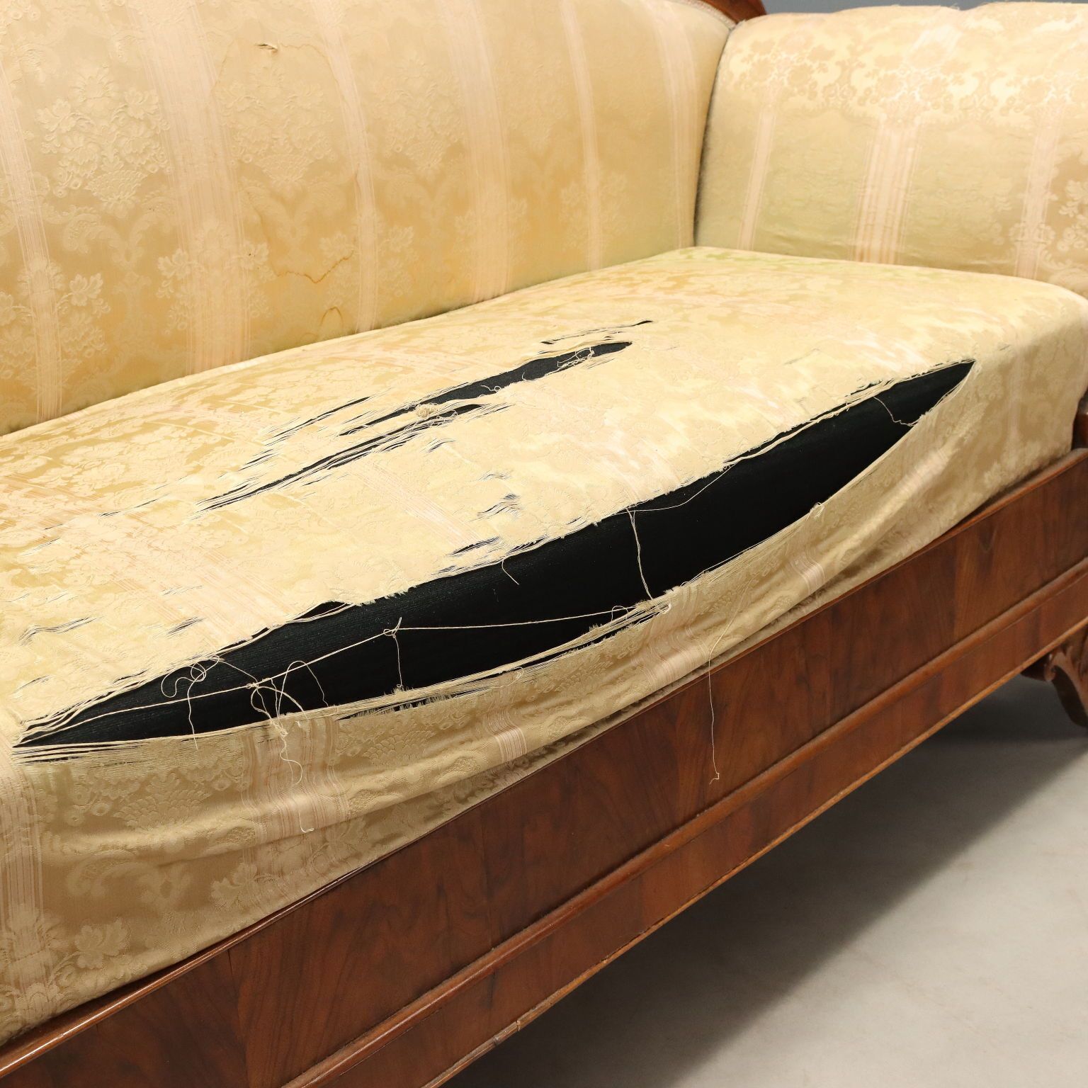 photo furniture Antique Sofa Walnut Fabric Italy XIX Century