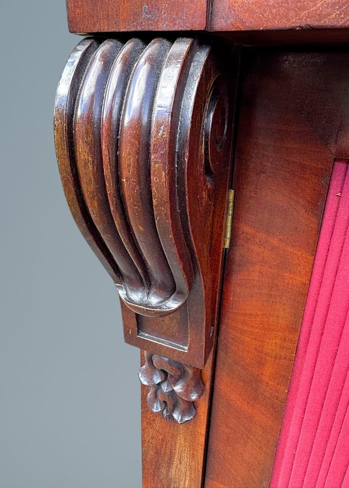 photo vintage 19th Century Victorian Figured Mahogany Two Door Chiffonier