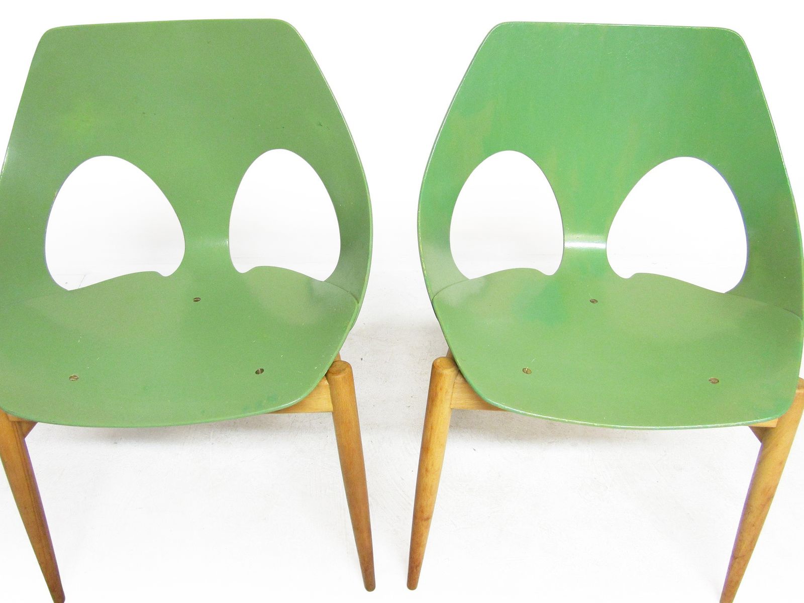 Pair Of Two Green 1950s Bent Ply Jason Chairs By Carl Jacobs For Kandya photo vintage