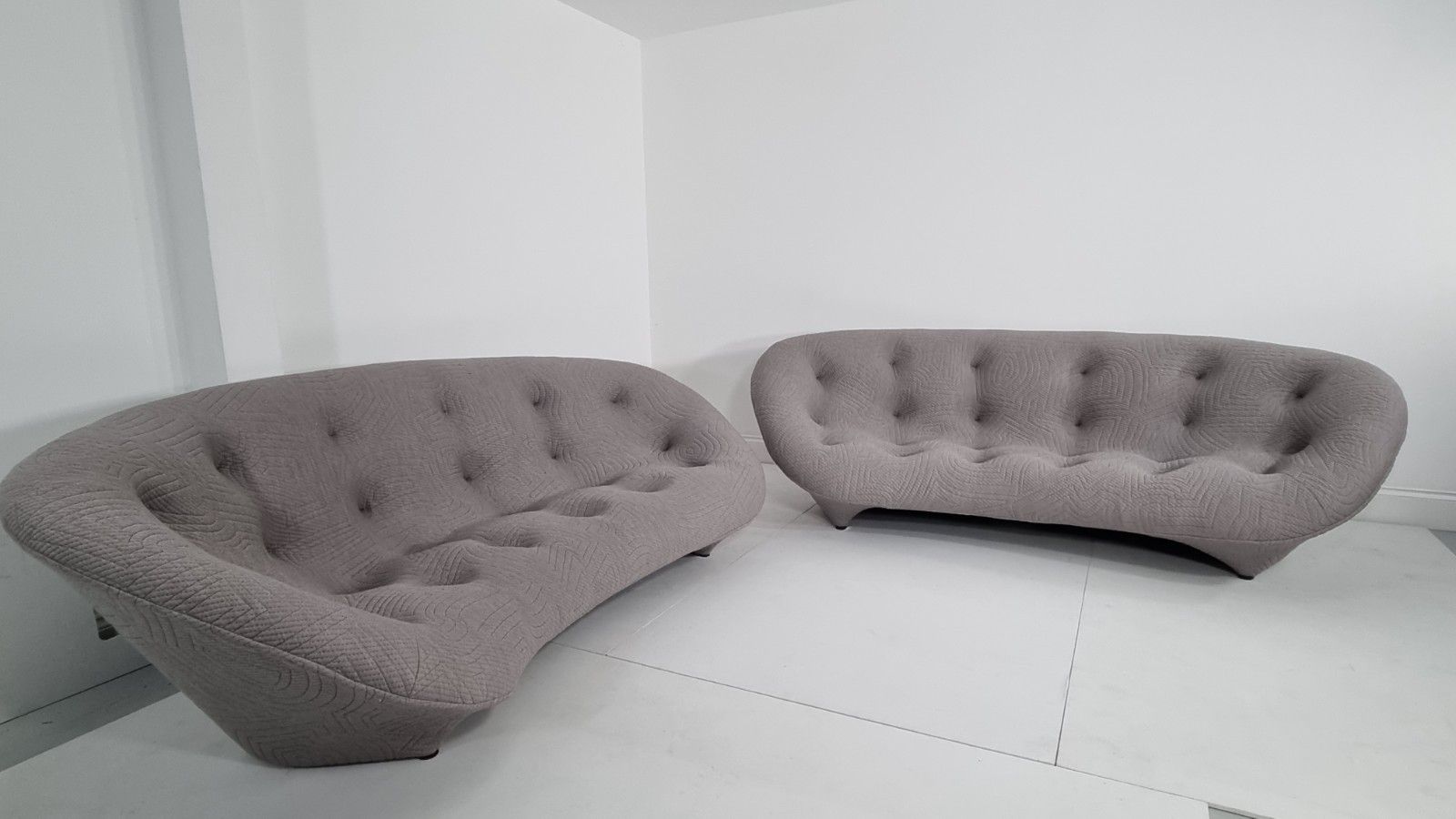 A Stunning Pair Of Ligne Roset Ploum Sofas In Appa Ulster Grey In Excellent Cond photo buy