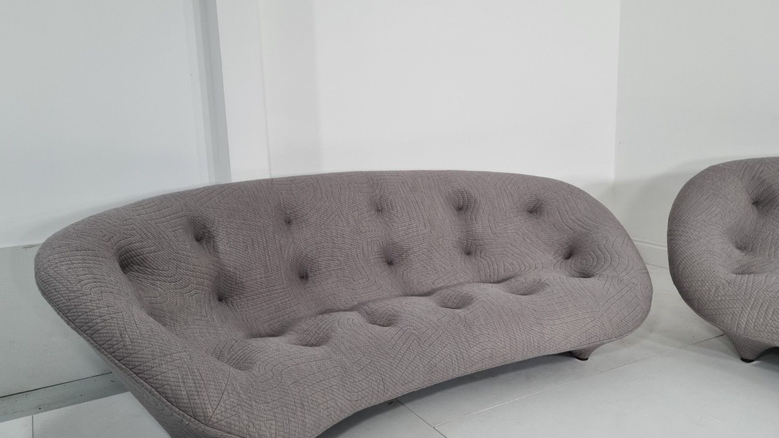 A Stunning Pair Of Ligne Roset Ploum Sofas In Appa Ulster Grey In Excellent Cond photo vintage