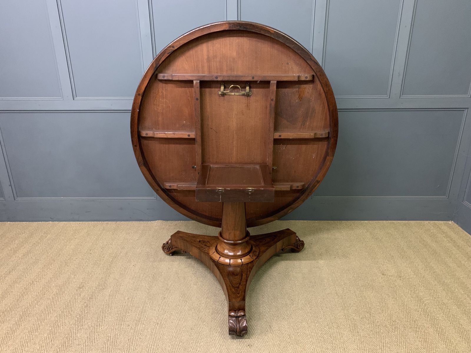 photo vintage William IV Rosewood Loo Table