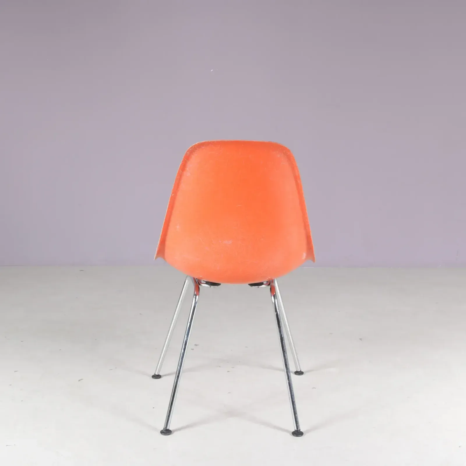 1960s Dining Chairs In Orange Fiberglass / Charles & Ray Eames / Herman Miller, USA photo vinterior