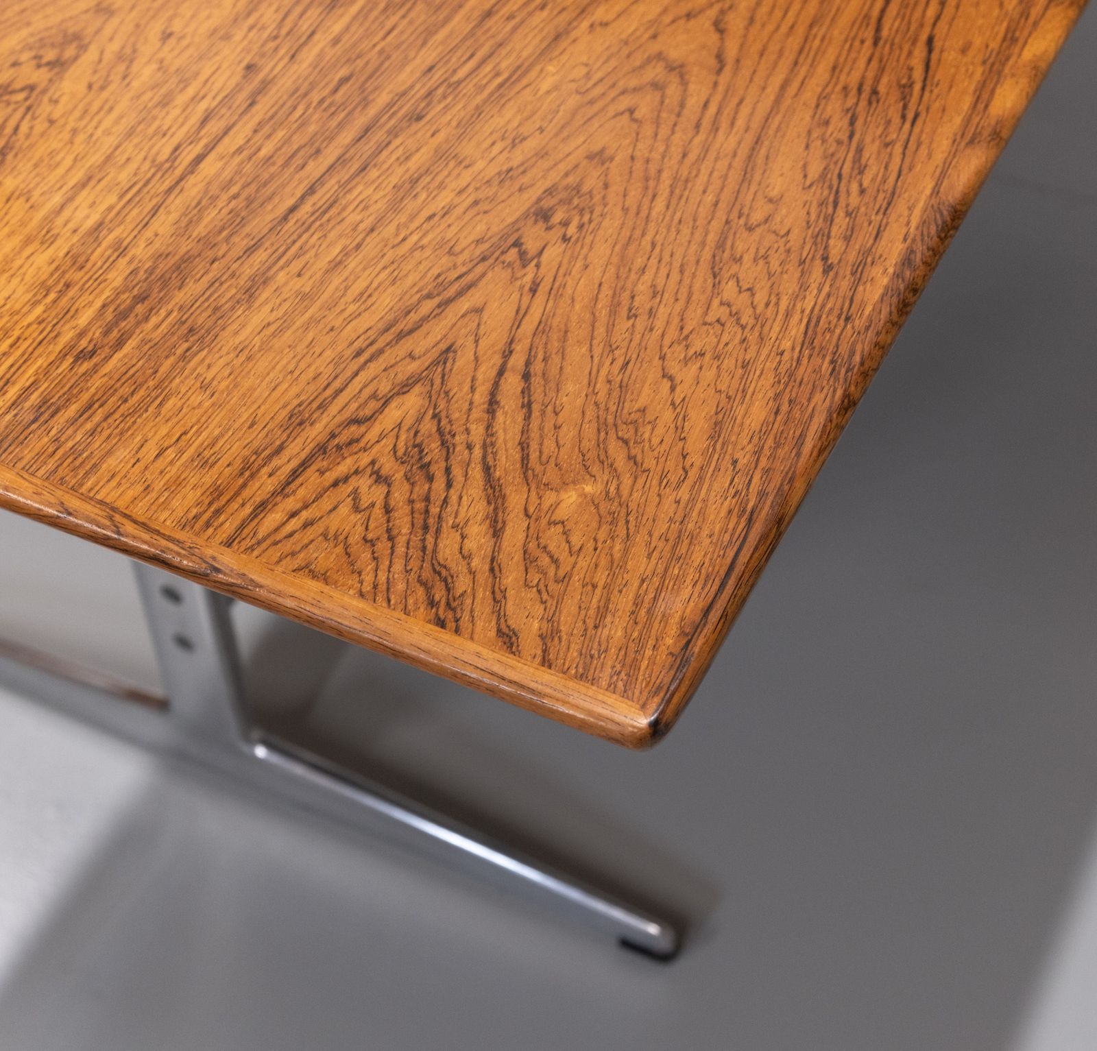 Arne Jacobsen For Fritz Hansen Rosewood And Aluminium Shaker Dining Table 1960s photo Furniture