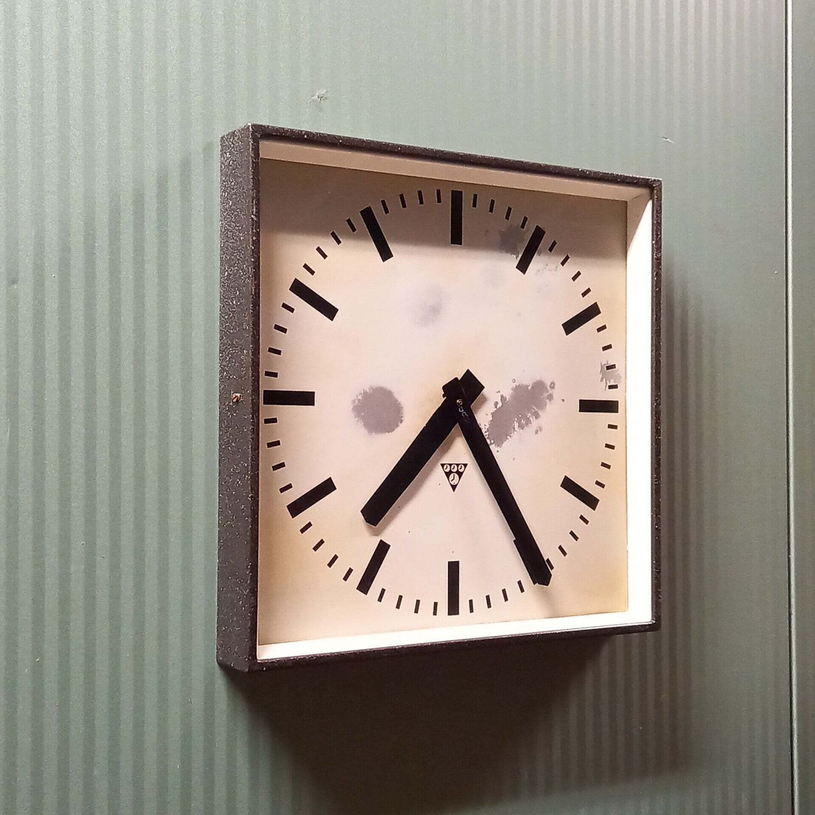 Pragotron Factory Clock 41x41 Cm. photo 194.0
