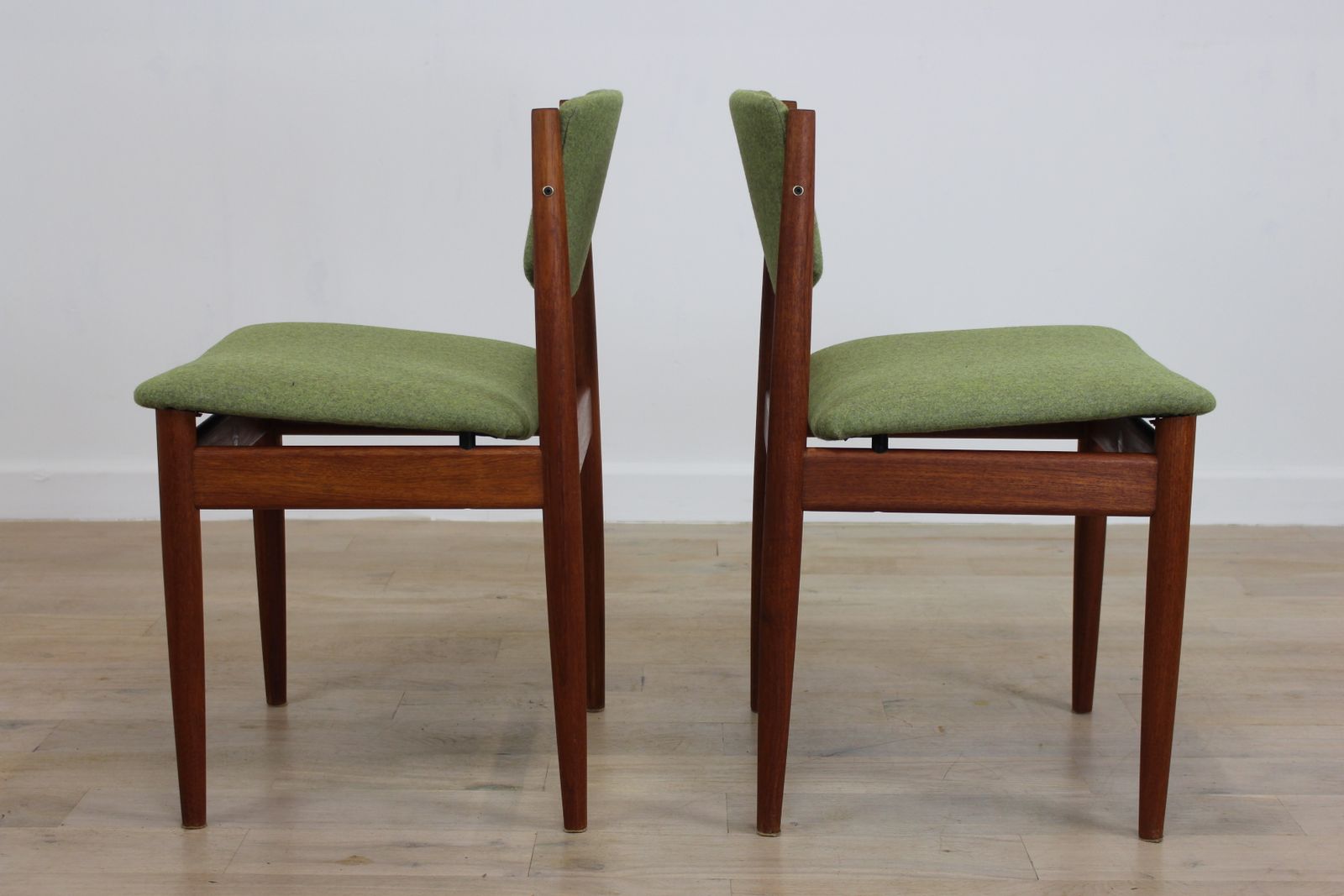 photo for sale Set Of 4 Finn Juhl Dining Chairs By France And Son
