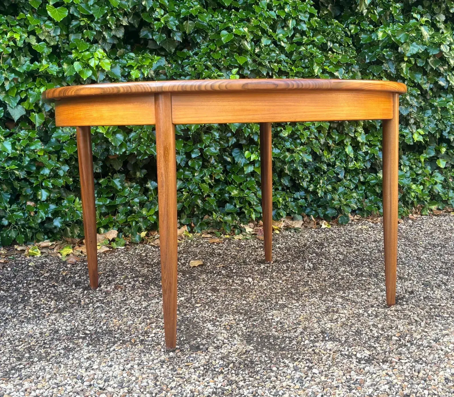 G Plan Mid Century Circular Extendable Dining Table photo 600.0