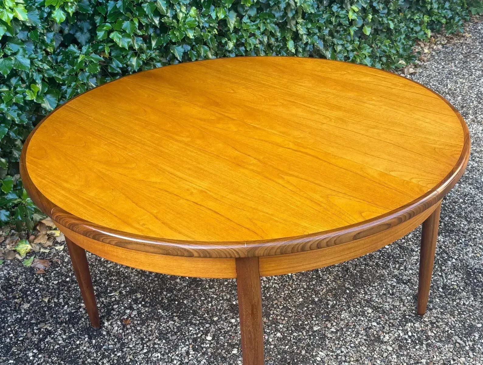 G Plan Mid Century Circular Extendable Dining Table photo vintage