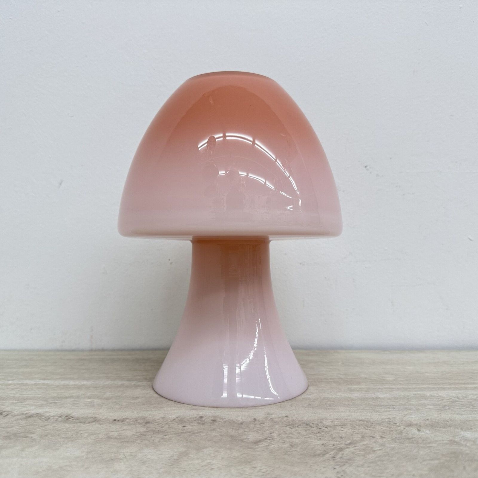 Peil & Putzer roze glazen paddenstoellamp, jaren 1970 photo vinterior