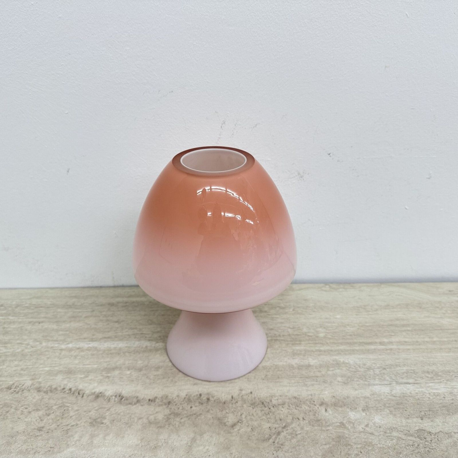 482.0 Peil & Putzer roze glazen paddenstoellamp, jaren 1970 photo