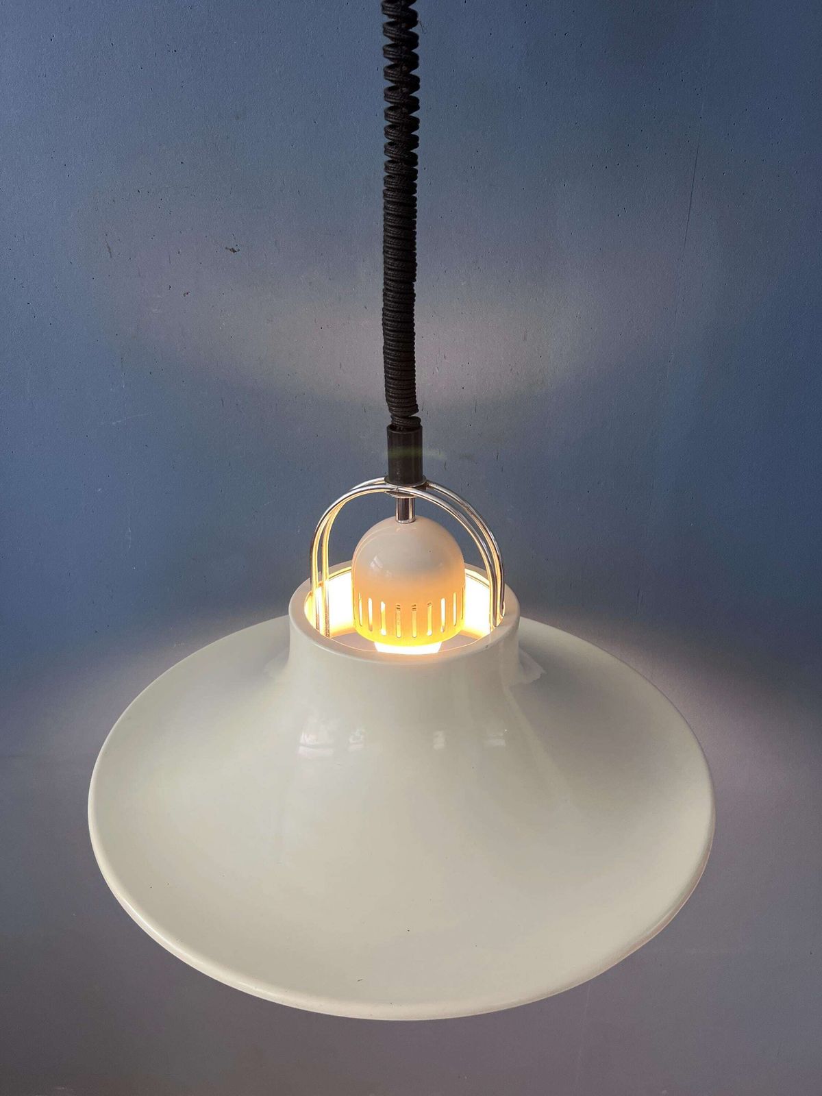 Vintage Dijkstra Hanglamp Wit & Chroom – Mid Century Modern photo furniture