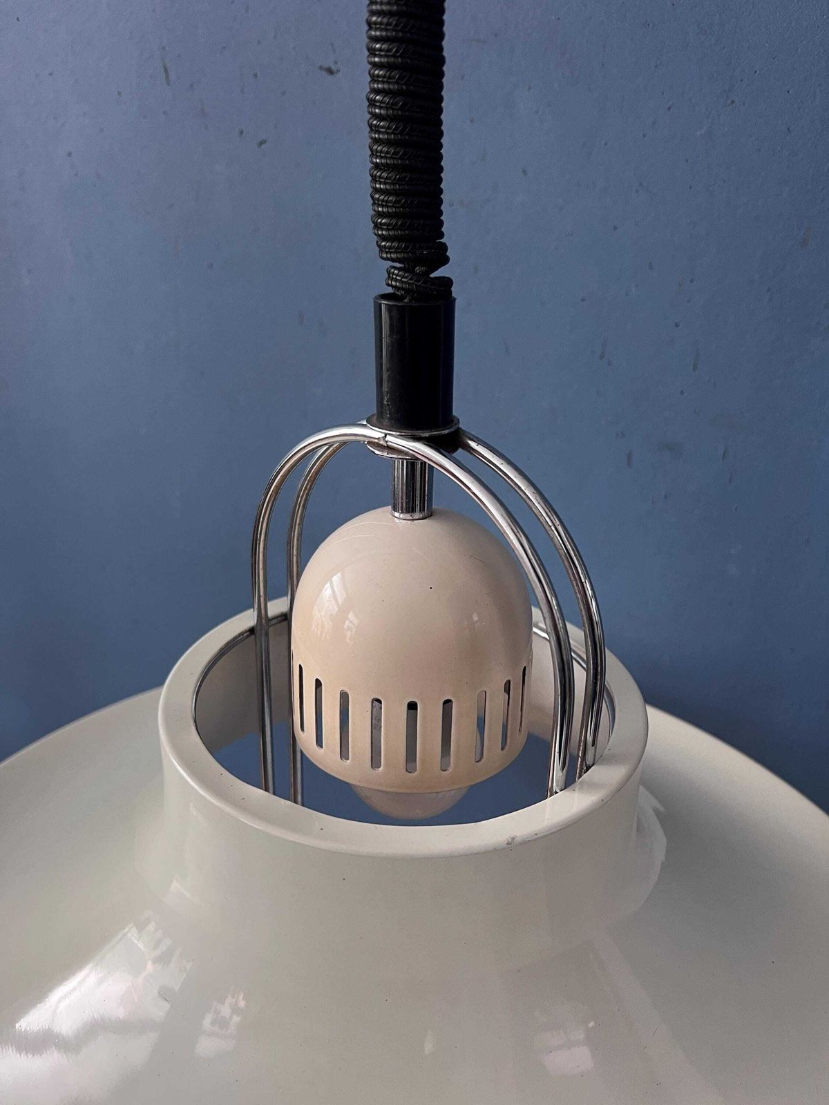 Verlichting Vintage Dijkstra Hanglamp Wit & Chroom – Mid Century Modern photo