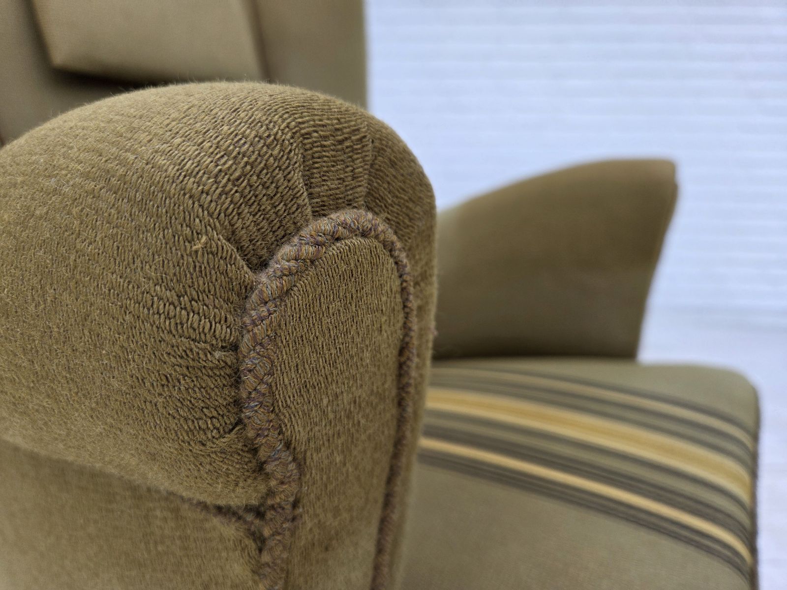 Ca. Jaren 1960, Deense Fauteuil Met Hoge Rugleuning, Groen Meubelwol. photo vintage