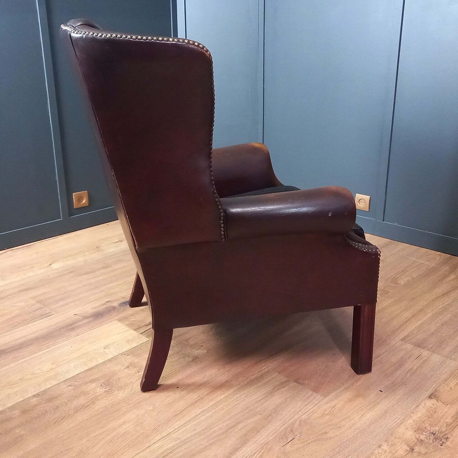 2x Chesterfield Wingback Armchair photo vinterior