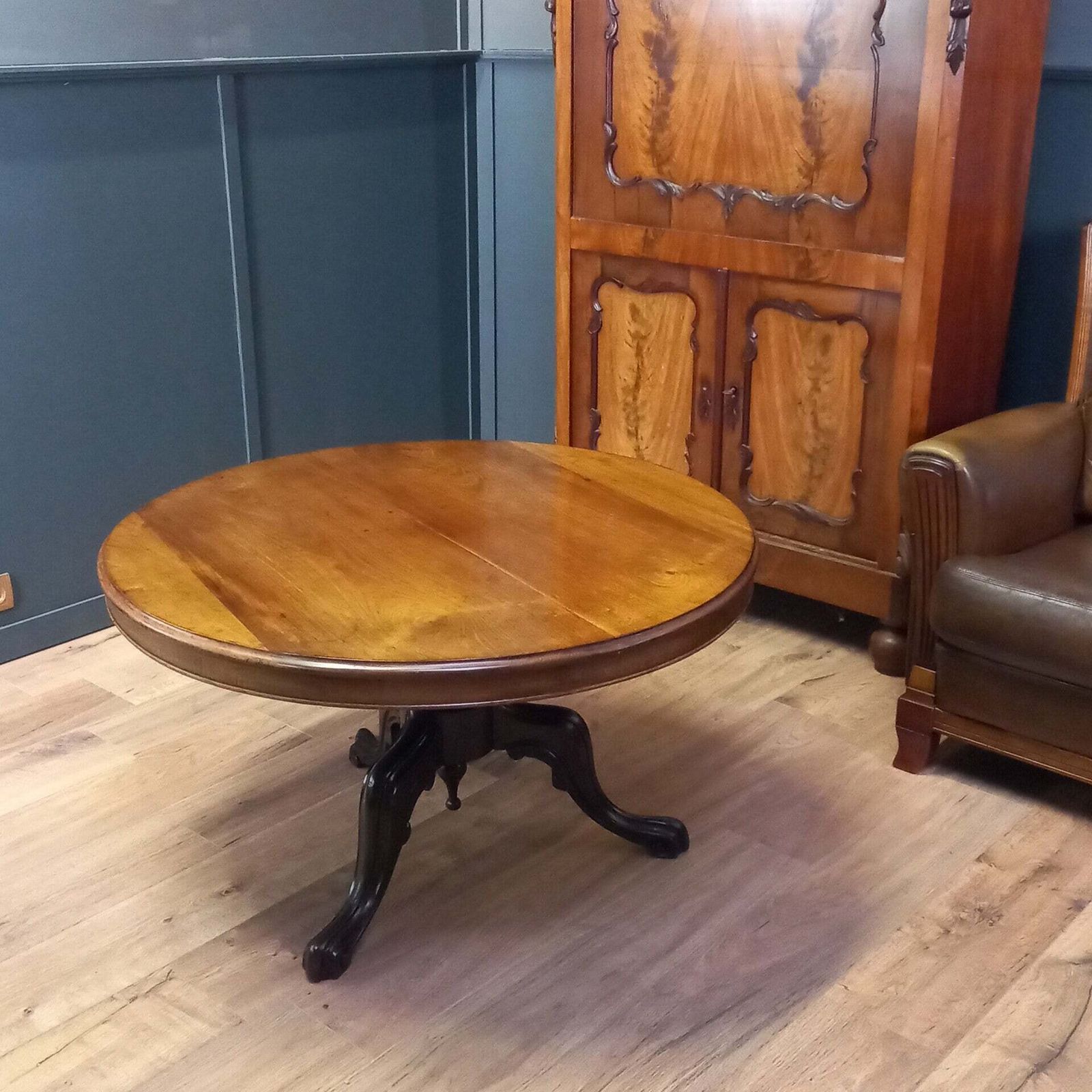 English Tilt Top Coffee Table From 1830 photo vinterior