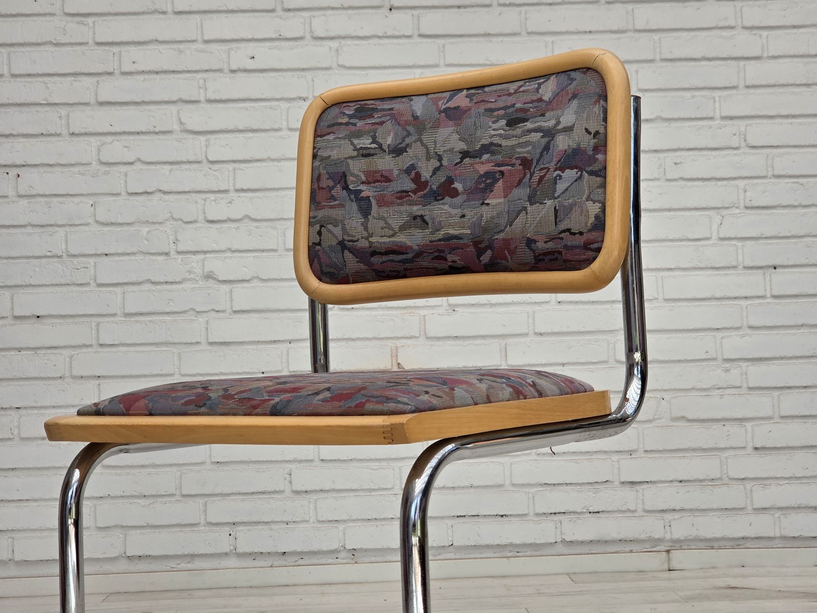 photo vintage 1970s, Set Of 4 Pcs Italian Dining Chairs In Bauhaus Style.