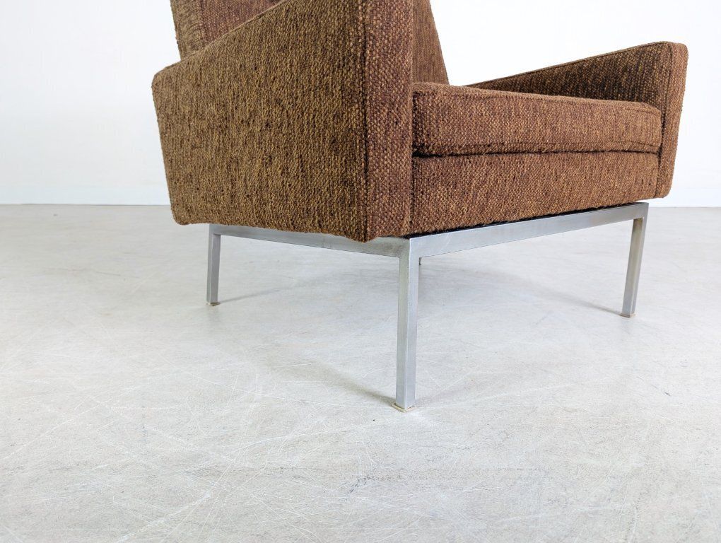 photo furniture Original Florence Knoll Armchair, Model 65a, Knoll International