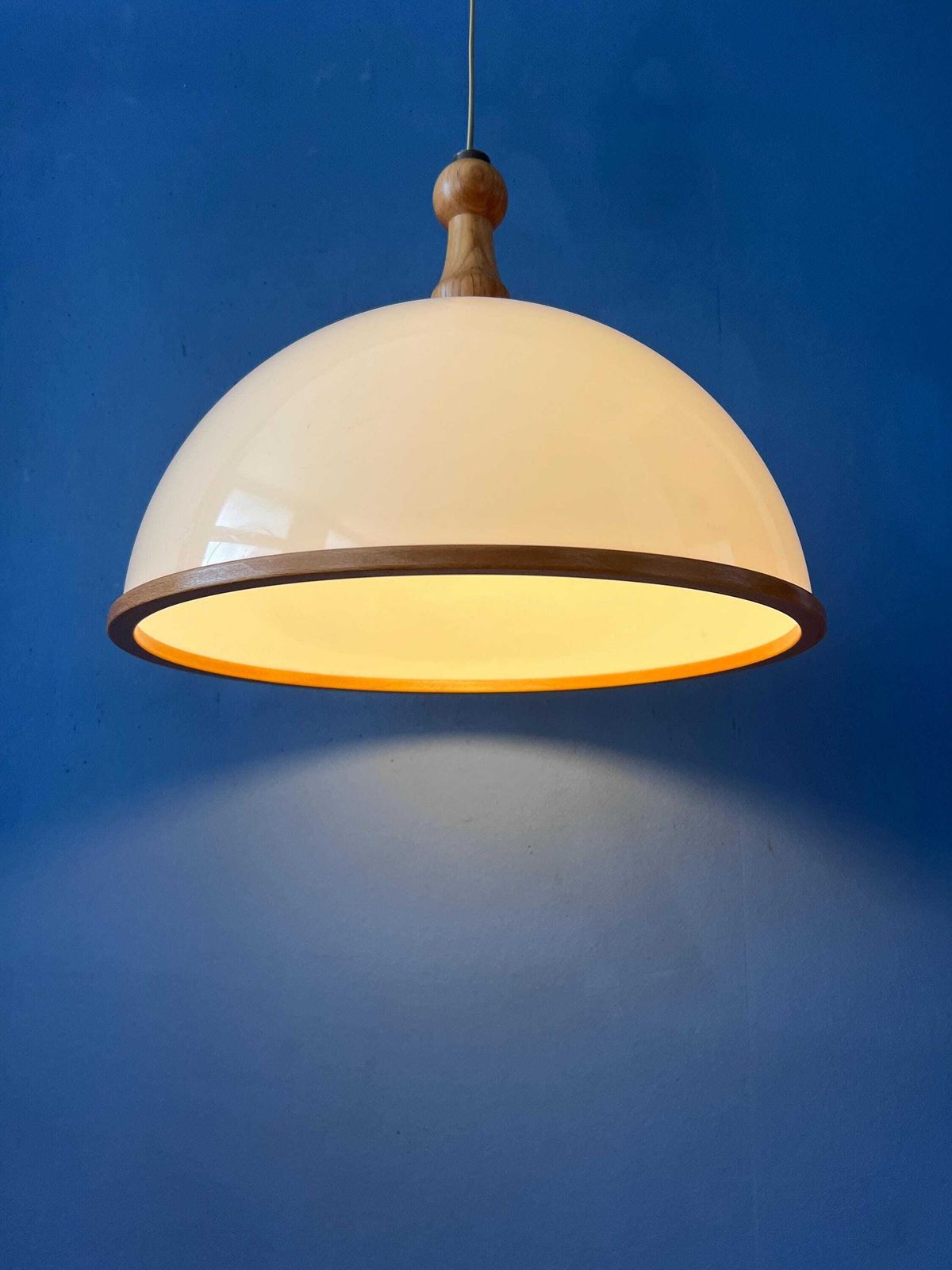 Vintage Witte Houten Steinhauer Hanglamp, Plexiglas Pendellamp photo Verlichting