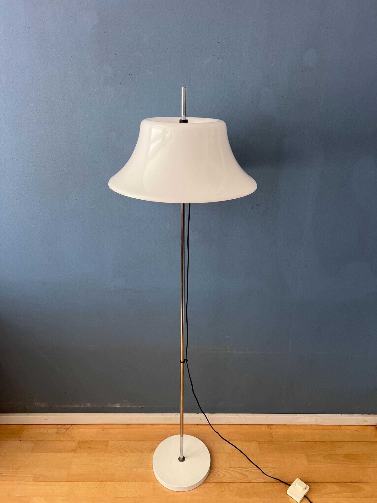 Vintage Space Age Floor Lamp With White Plexiglass Ufo Shade photo buy